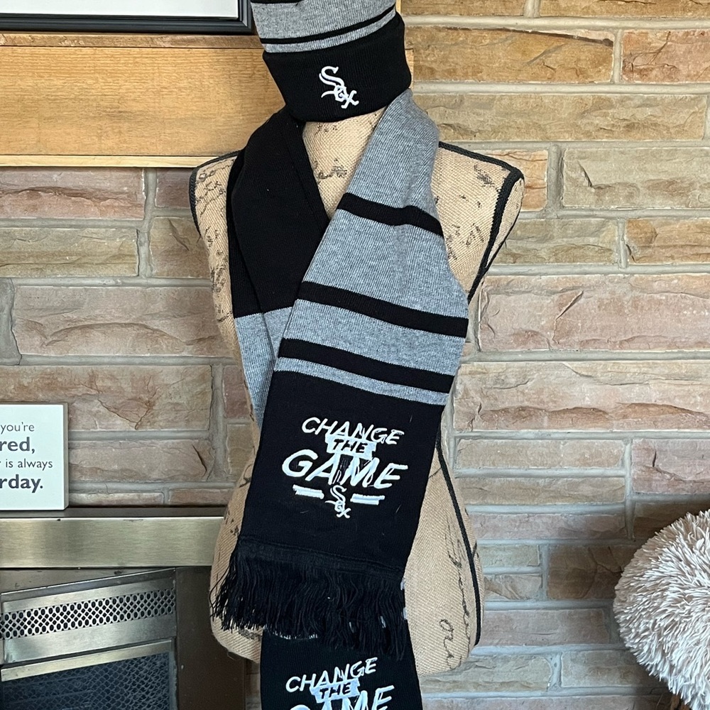 SOX scarf and hat/1 per order